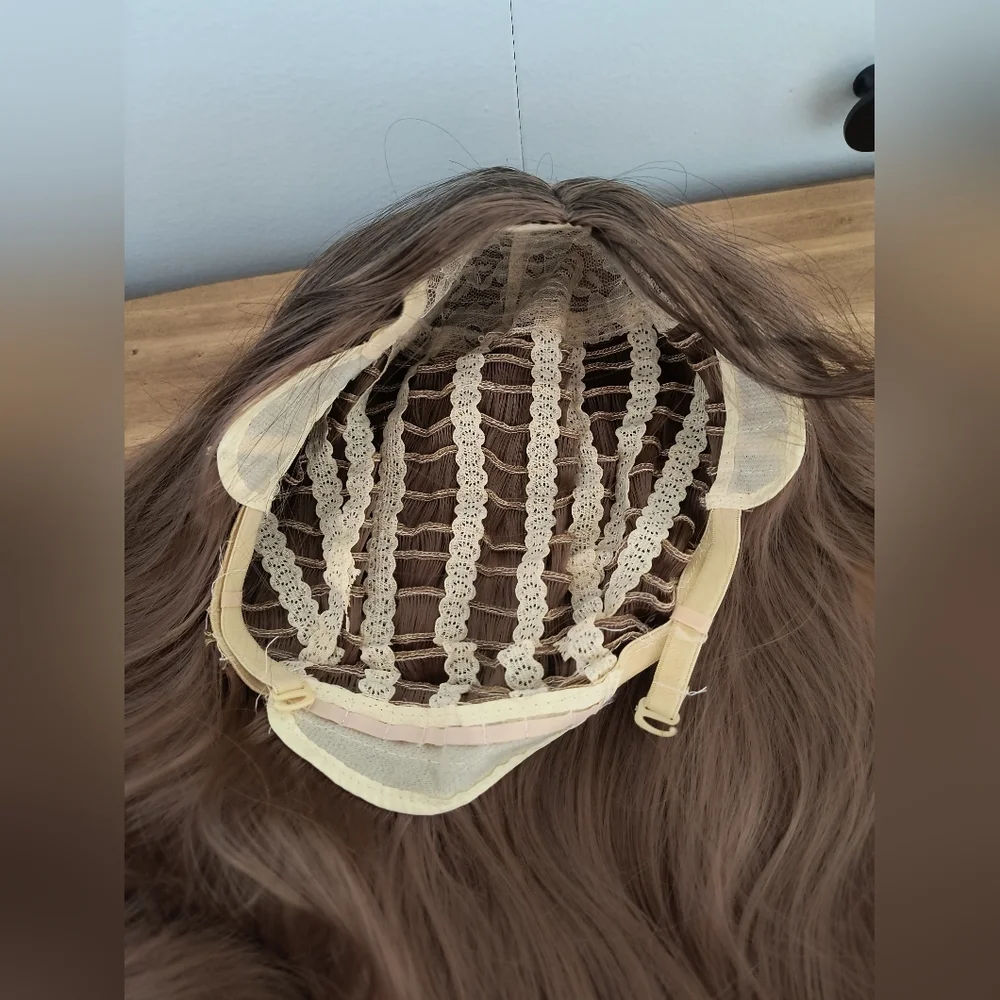 Light Brown wig - Picture 4 of 5